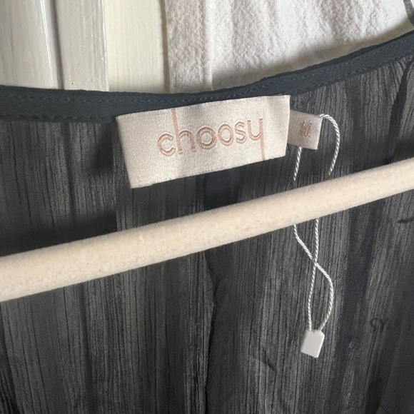 choosy black low top scrunched dress size medium - Picture 4 of 5